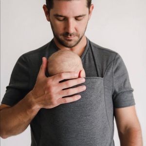 Grey Lullabu baby-wearing shirt for Men! Be a kangaroo daddy